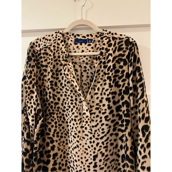 New Apt. 9 Semi Sheer Blouse Animal Print Long Sleeves Half Zip Front size XL - Picture 9 of 9